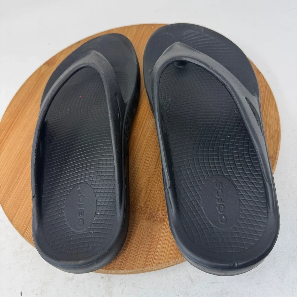 OOFOS OOriginal Sandal Black Recovery Flip Flop Comfort Unisex Men 9 Women 11
